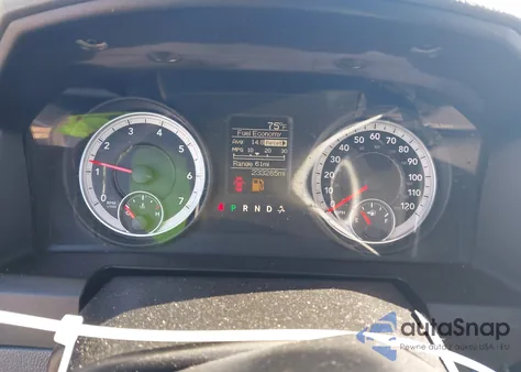 2013 Ram 1500 Tradesman из США, поврежденный, VIN 3C6JR6AP1DG543584